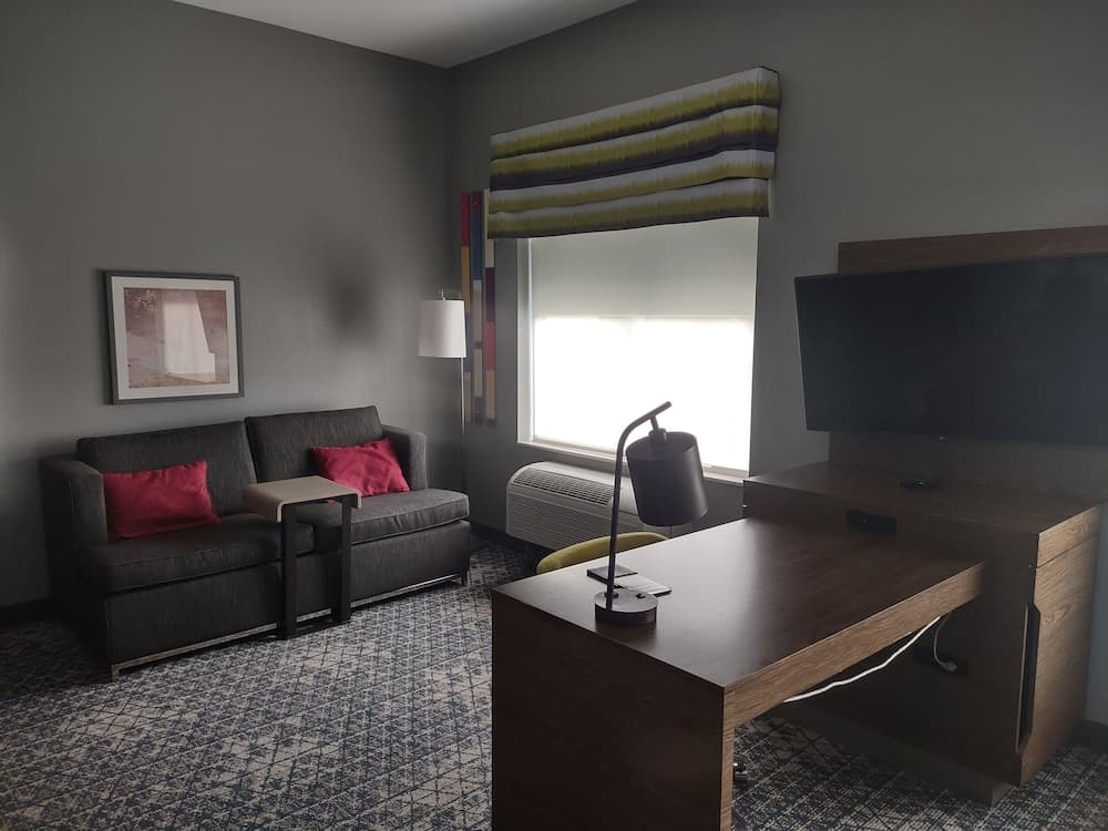 Hampton Inn & Suites Pittsburgh New Stanton