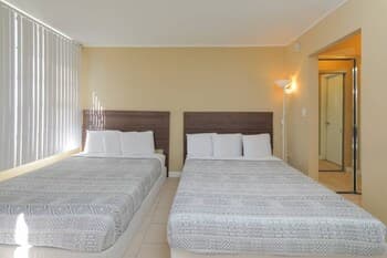 Beautiful Property in Hallandale Beach!!!