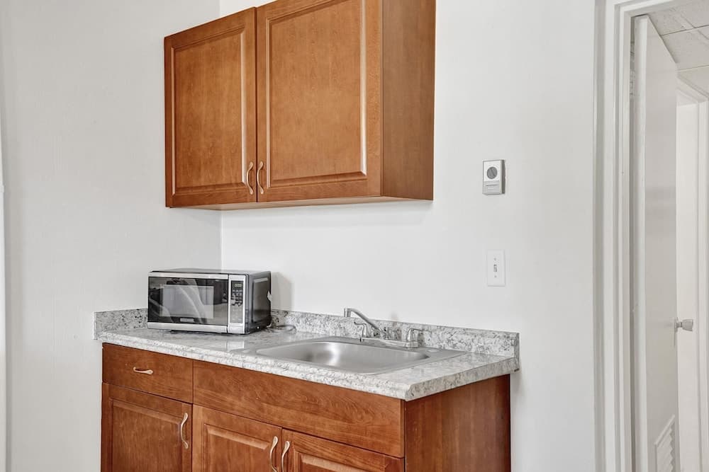 Lovely Hallandale Beach Studio