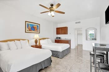 Lovely Hallandale Beach Studio