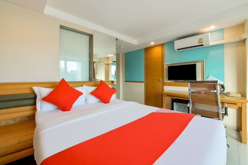 OYO 143 Dday Resotel Pattaya Hotel