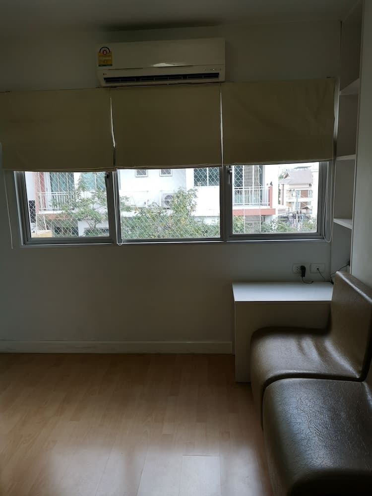 Comfy Deluxe One Bedroom