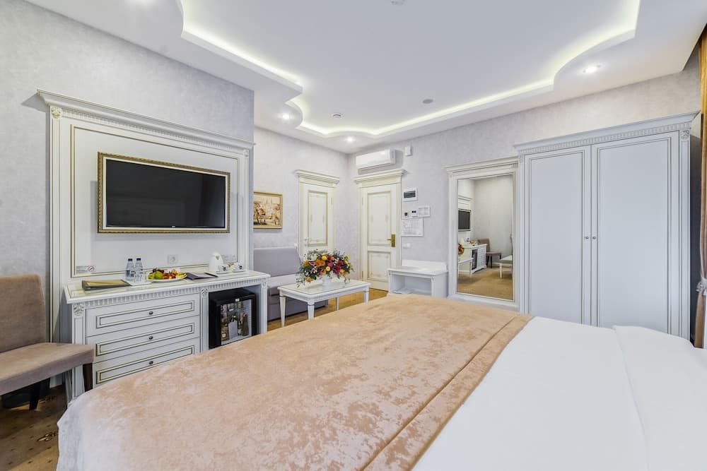 Imperial Palace Hotel