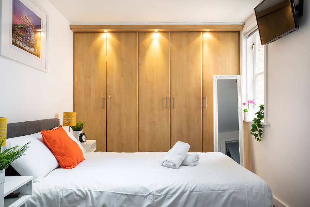 Malone Crescent Apartment