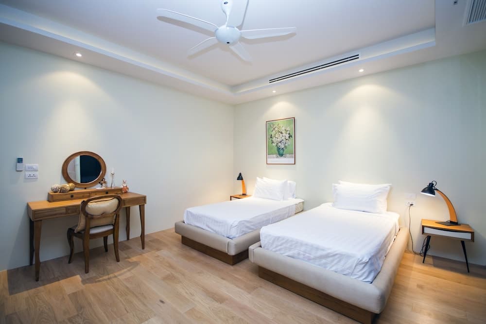 Luxury Hillside Residence at Bangtao