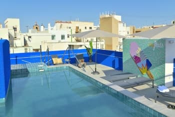 MyFlats Luxury Downtown