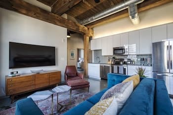 Deedee's Industrial Lofts