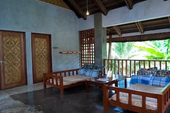 Sinag Hostel - Adults Only