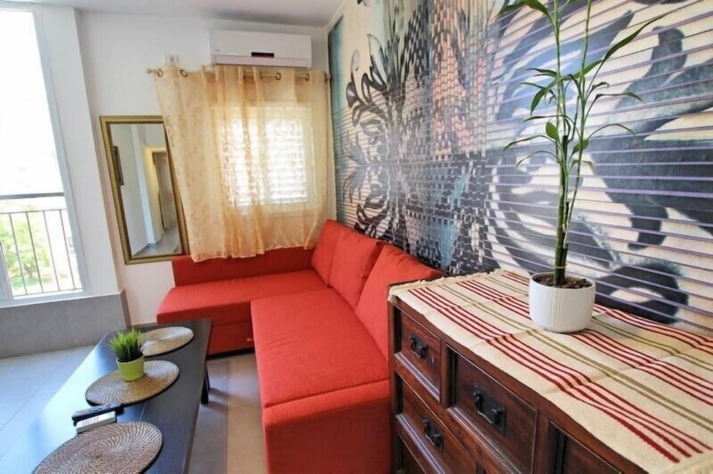 Arendalzrail Apartments -Rothschild St.8