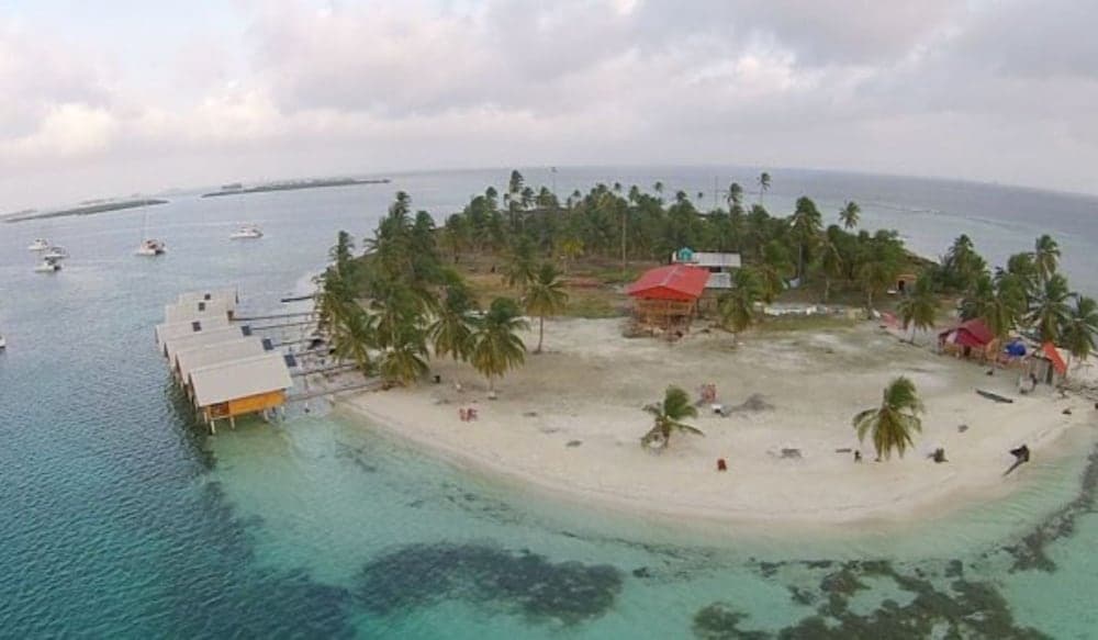 Private wood Cabins on San Blas island - private bathroom