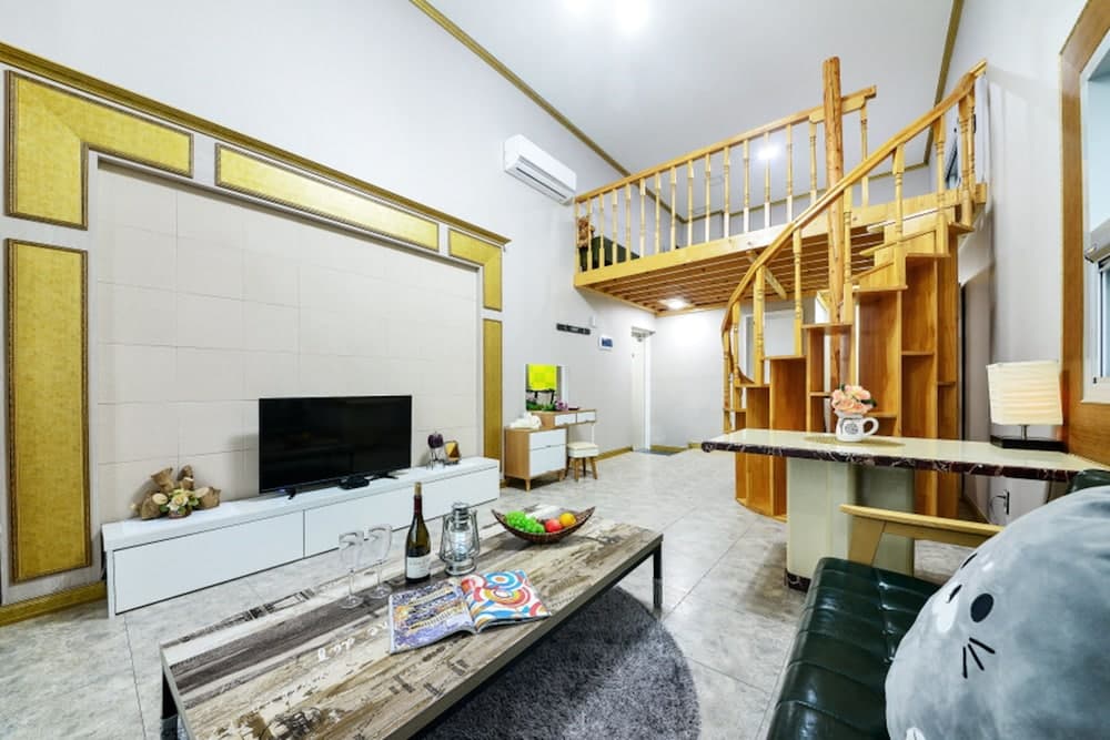 Yeosu Feeling Pension