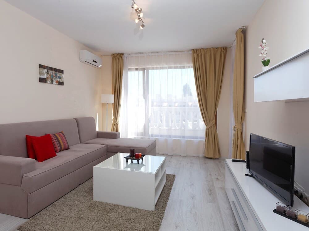 Varna South Bay Apart Complex