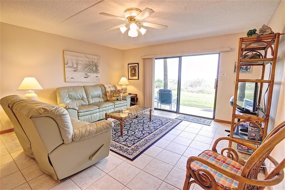 SEA Haven 115 [2/2] Free Activities! & Oceanfront Wifi Pool