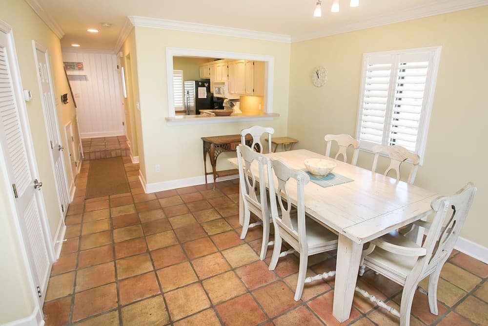 SEA Haven 212 [3/2.5] Free Activities! & Oceanfront Wifi Pool