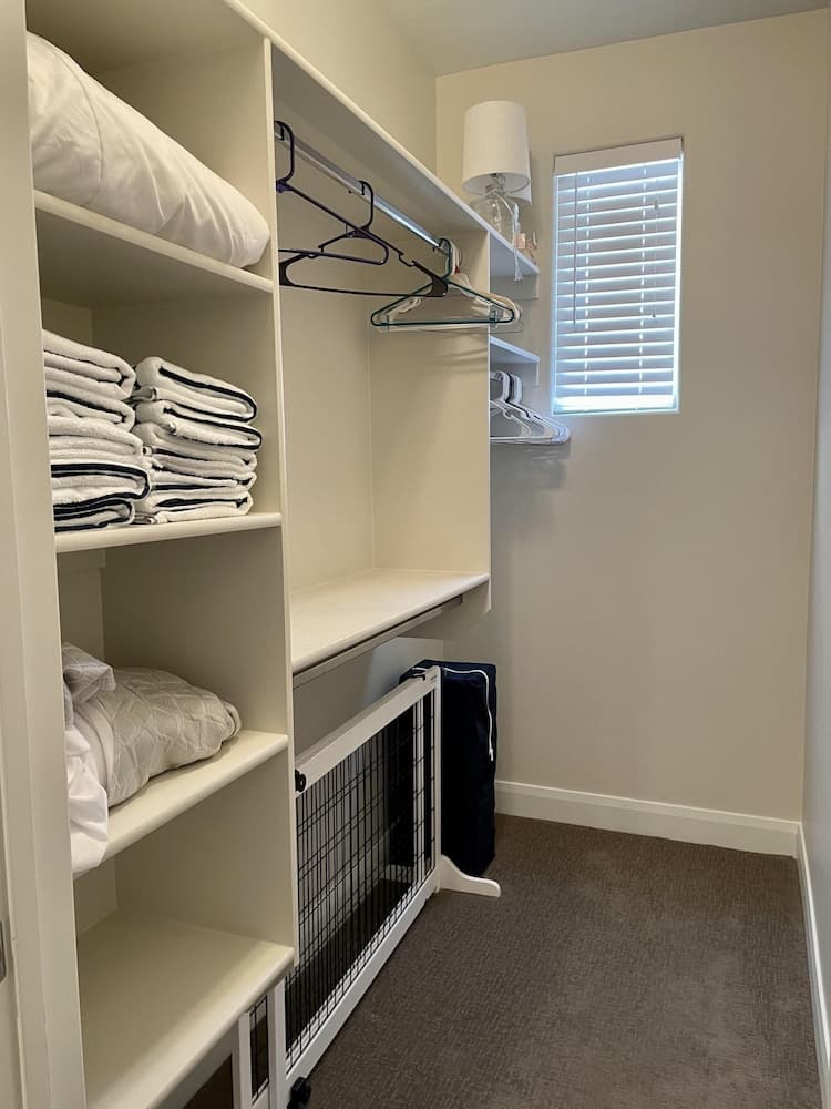 Sunny Ledgeview Retreat