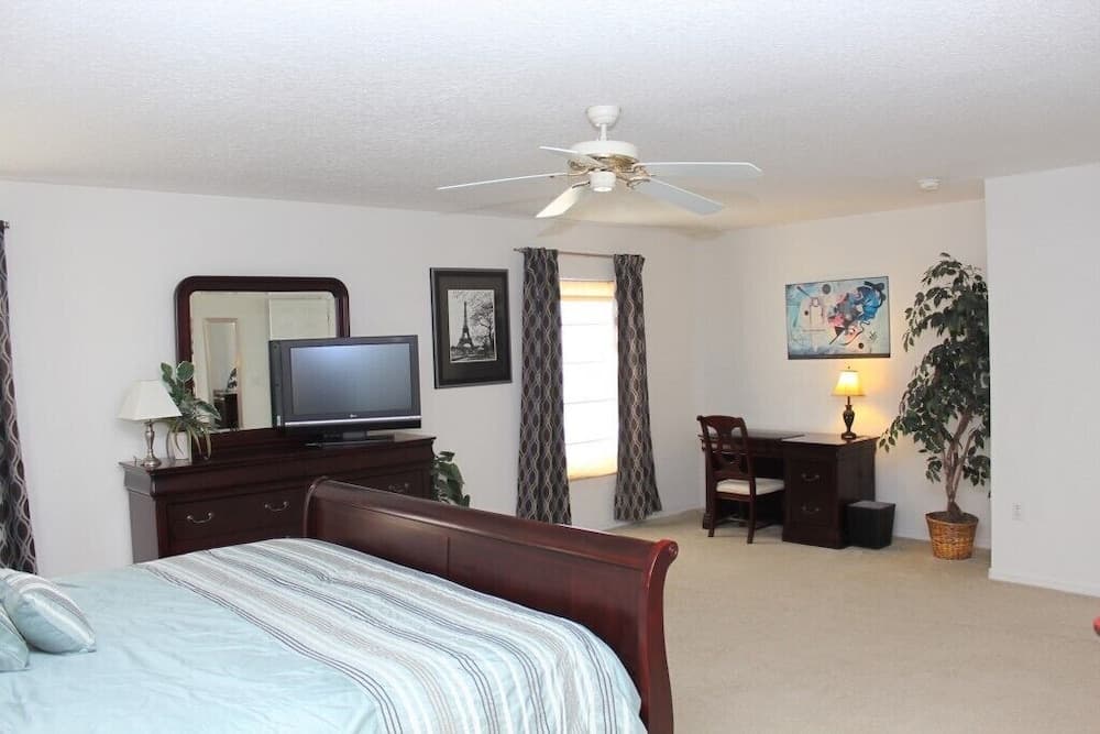 Berkeley Executive - Five Bedroom Home