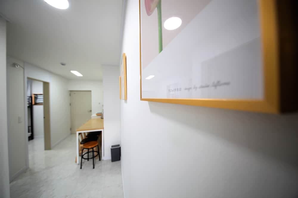 ZIBRO H Guesthouse - Hostel