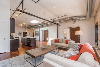 Luxurious Million-dollar Condo w/ Perfect Location