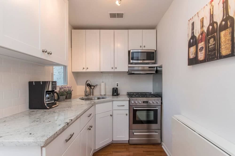 The Royal Studio - Philly's Finest - With Deck