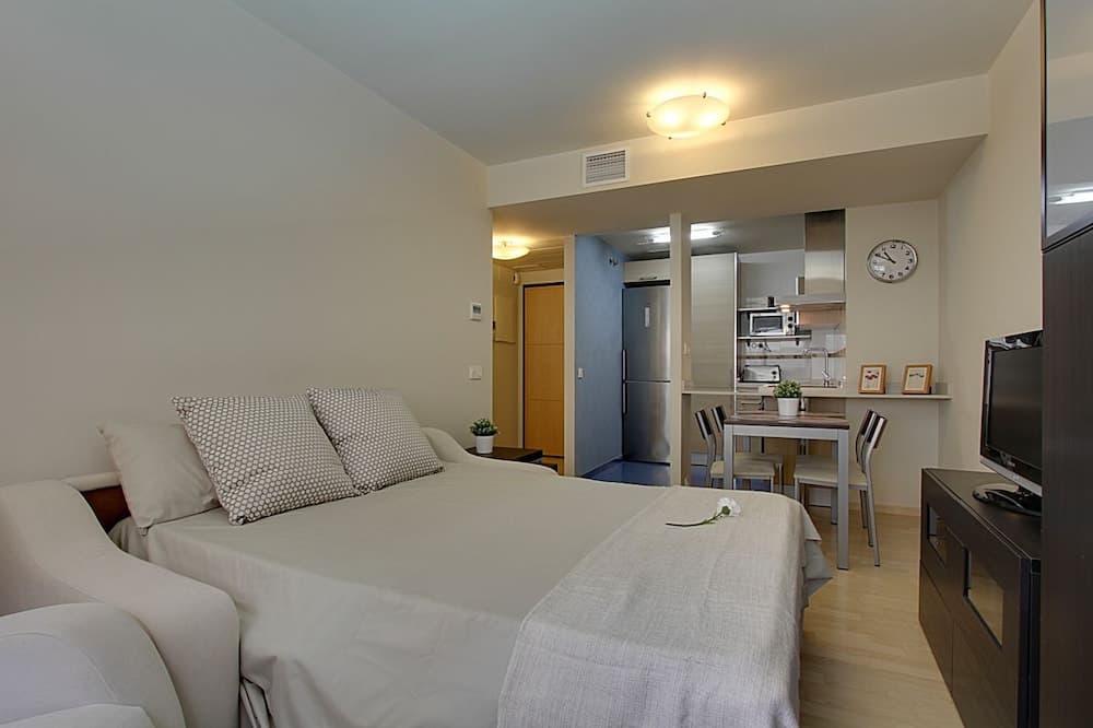 Apartamento Top Malaga Calle Pacifico con piscina y parking