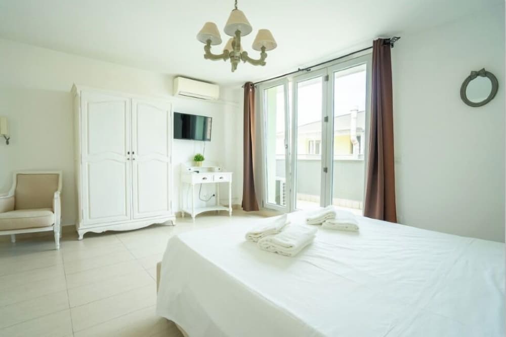 Isa Fiumicino Airport Residence