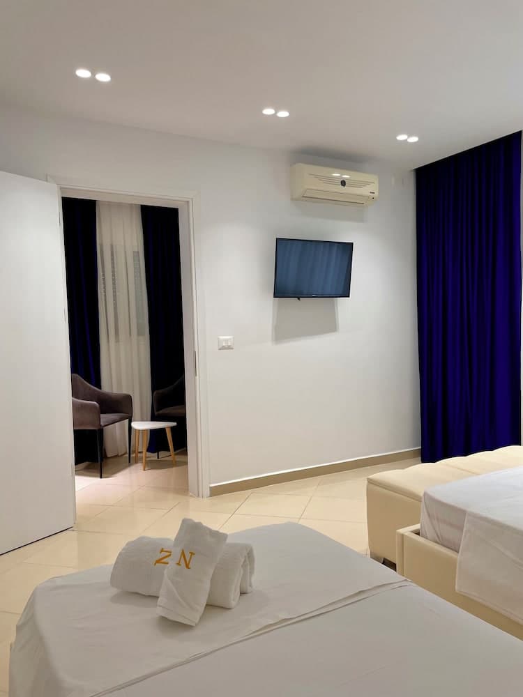 Qeparo Napolon Complex