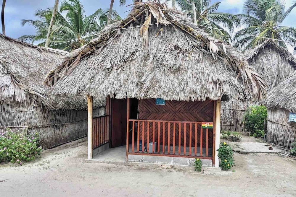 Cabins on paradise San Blas island