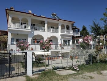 Paschalia Sea View Studios