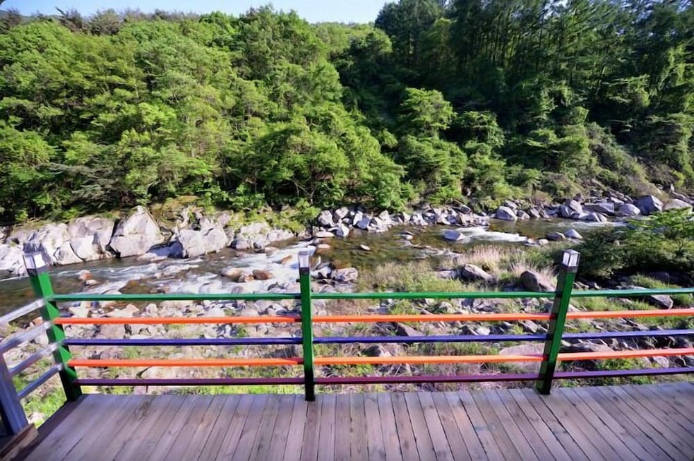 Jirisan Valley Pension