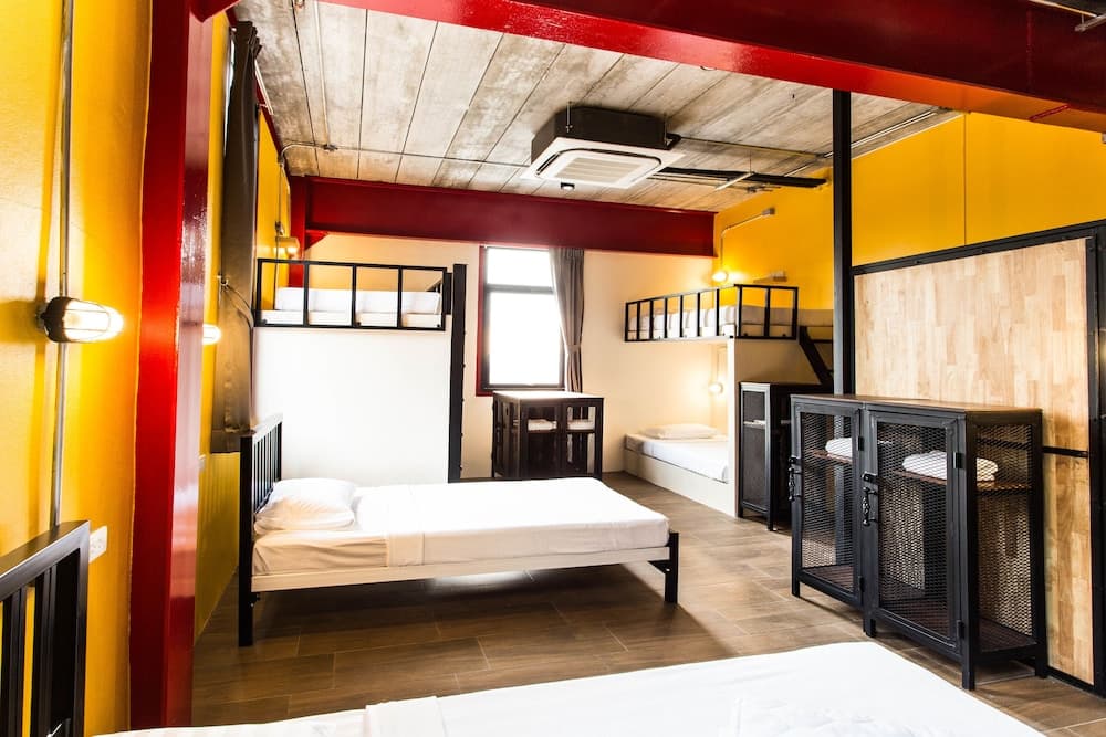 Khunsuek Muaythai Hostel