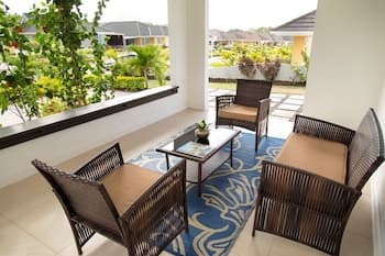 Sea Breeze Villa at Coolshade