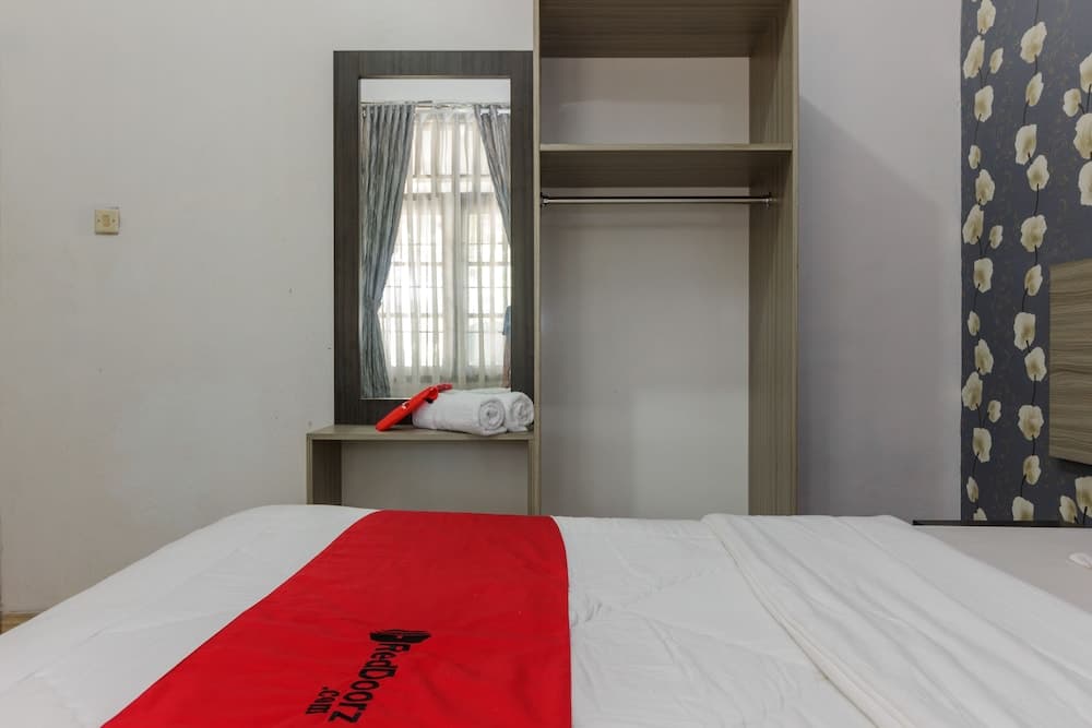 RedDoorz near Pantai Panjang Bengkulu