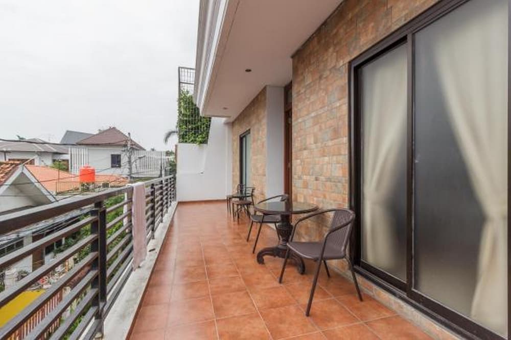 RedDoorz Plus near Sudirman Station 2