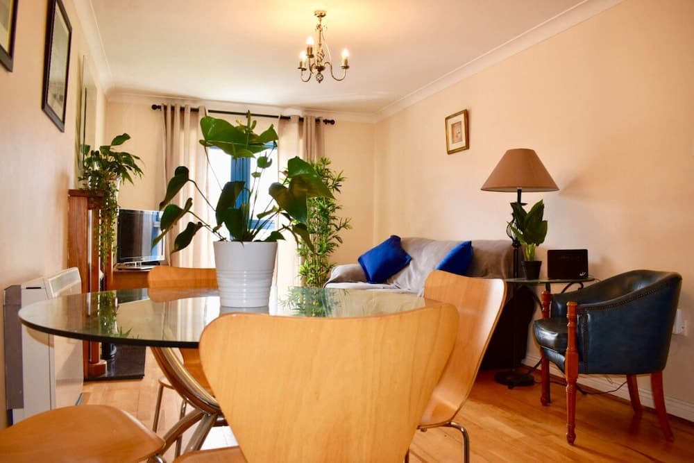 2 Bedroom Apartment Beside Merrion Square