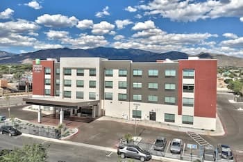 Holiday Inn Express & Suites Albuquerque East, an IHG Hotel