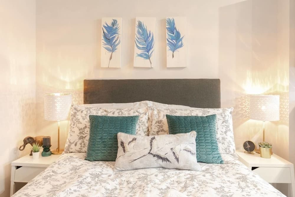 12 Helena House Studio