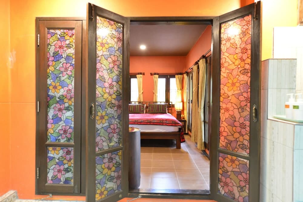 Baan Nai Soi Homestay