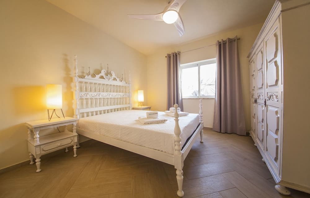 C10 - Lagos Center Apartment