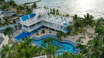 Aparta Hotel Isla Magica