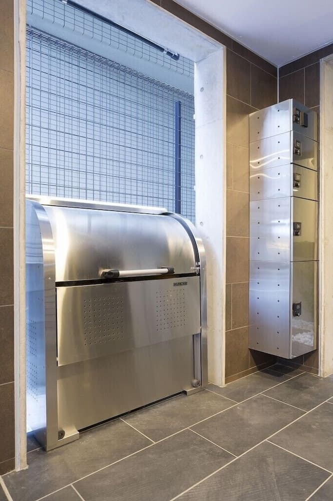 B3  Maison Philippe Shitaya 302