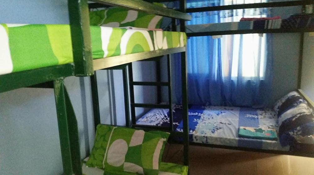 RMS Travellers Inn - Hostel