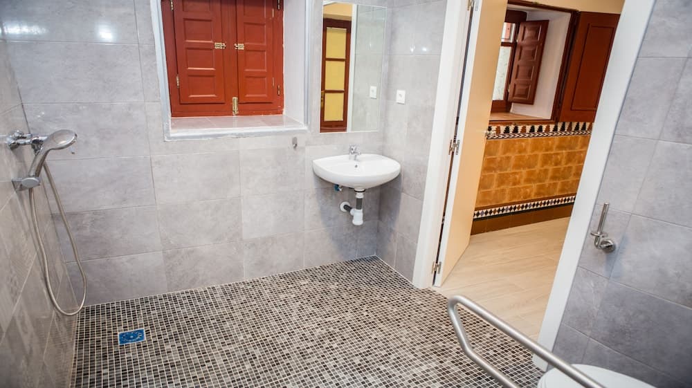 Vivian's Guest House Auto Check-in