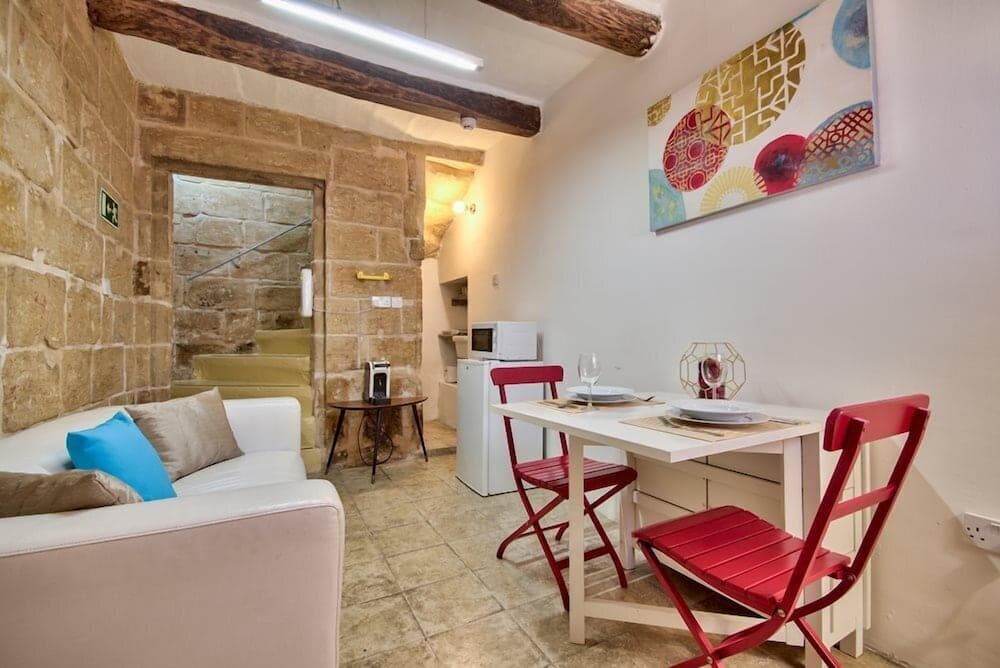 Vallettastay Augustinian