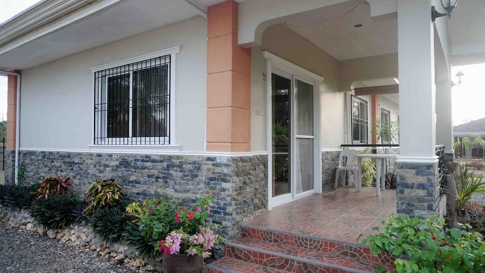 Alona de Tropicana Resort