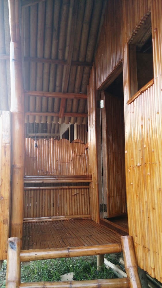 Banana Grove Backpackers Inn