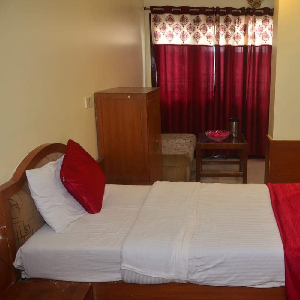 Hotel Poonam