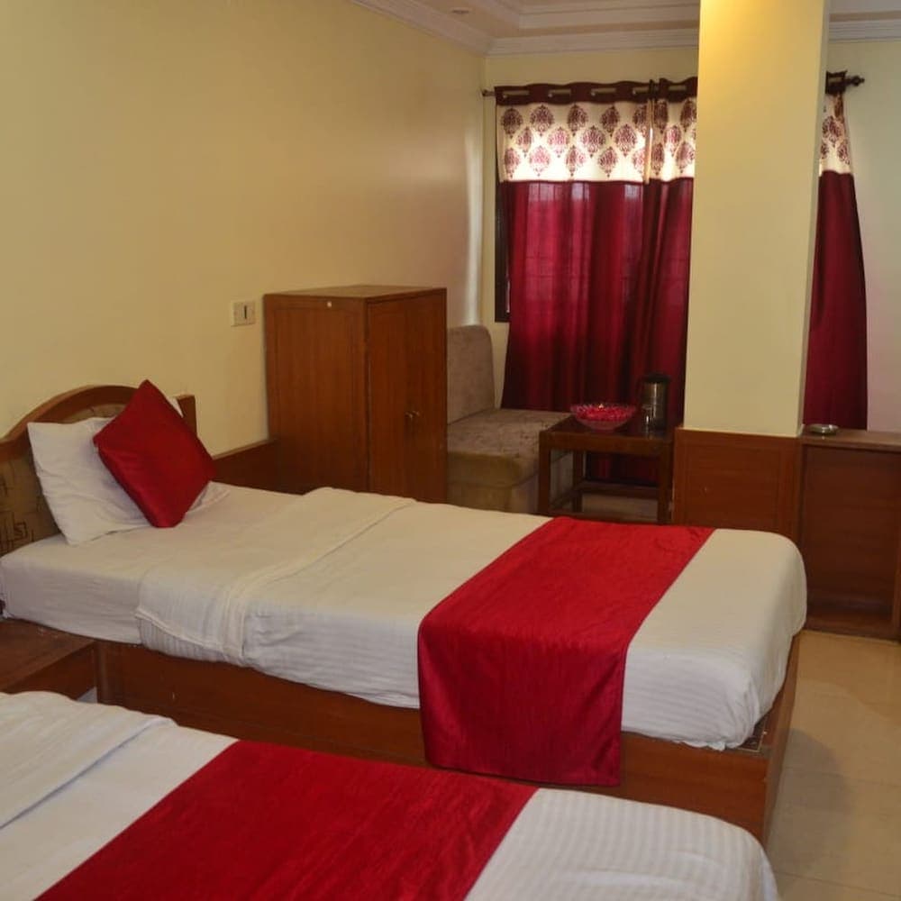 Hotel Poonam