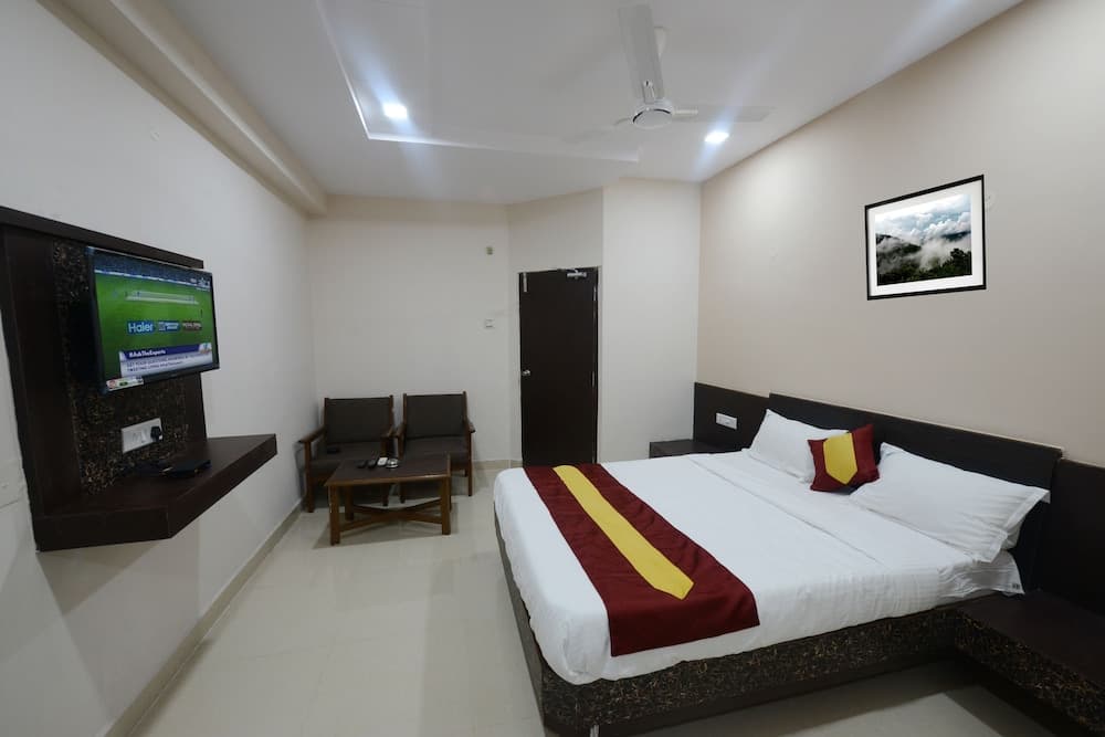 Hotel Dwaraka Inn