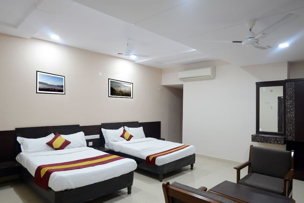 Hotel Dwaraka Inn