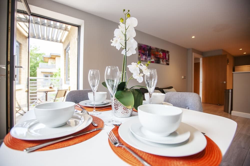 The Wesley Luxury City Apartment